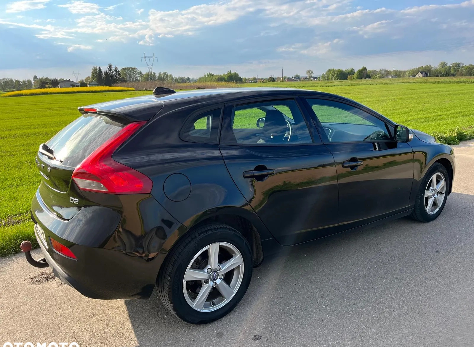 Volvo V40 cena 39900 przebieg: 223000, rok produkcji 2015 z Lublin małe 191